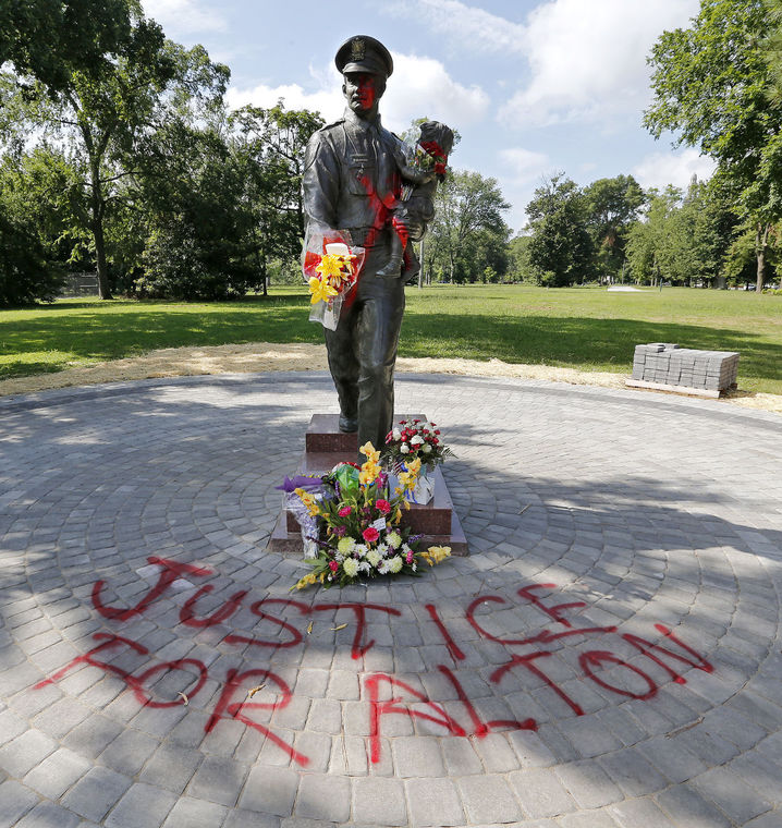 Policememorialvandalized